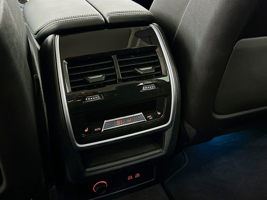 Used 2023 BMW X7 xDrive40i w/ Executive Package image 33