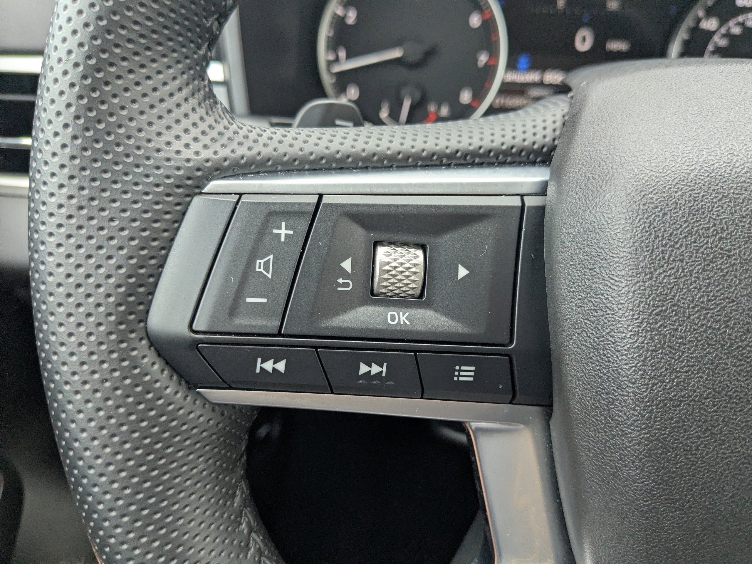 Used 2023 Mitsubishi Outlander SE image 29