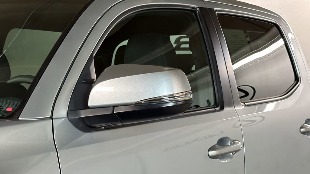 Used 2023 Toyota Tacoma TRD Off-Road image 5