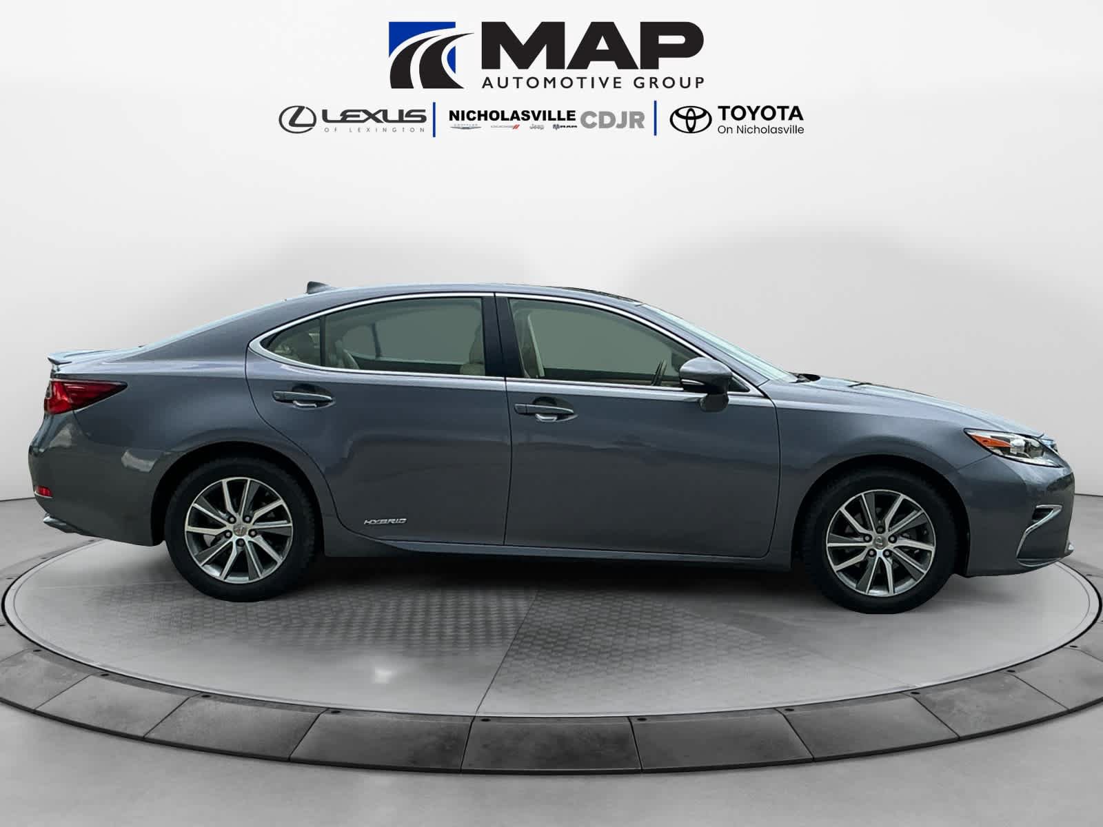 Used 2016 Lexus ES 300h w/ Luxury Package w/Wood Trim FWD image 6