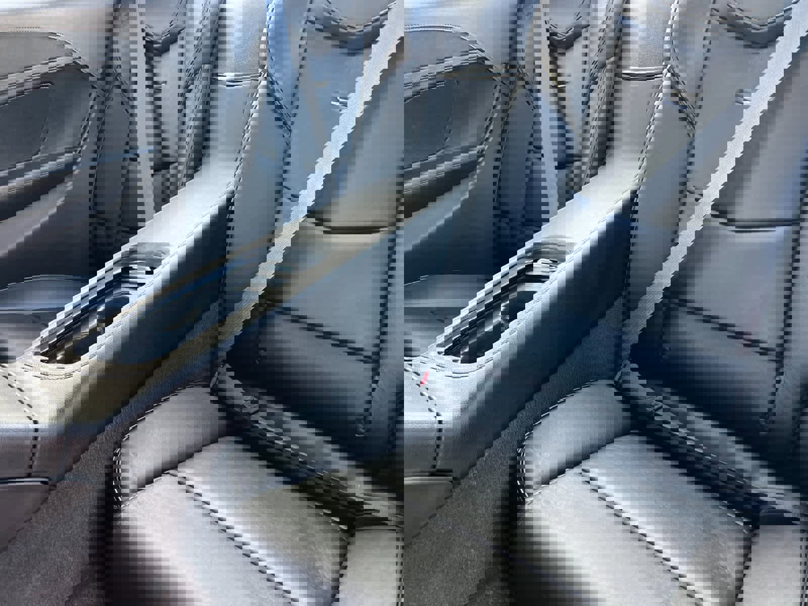 Used 2014 Cadillac ELR w/ Luxury Package image 4