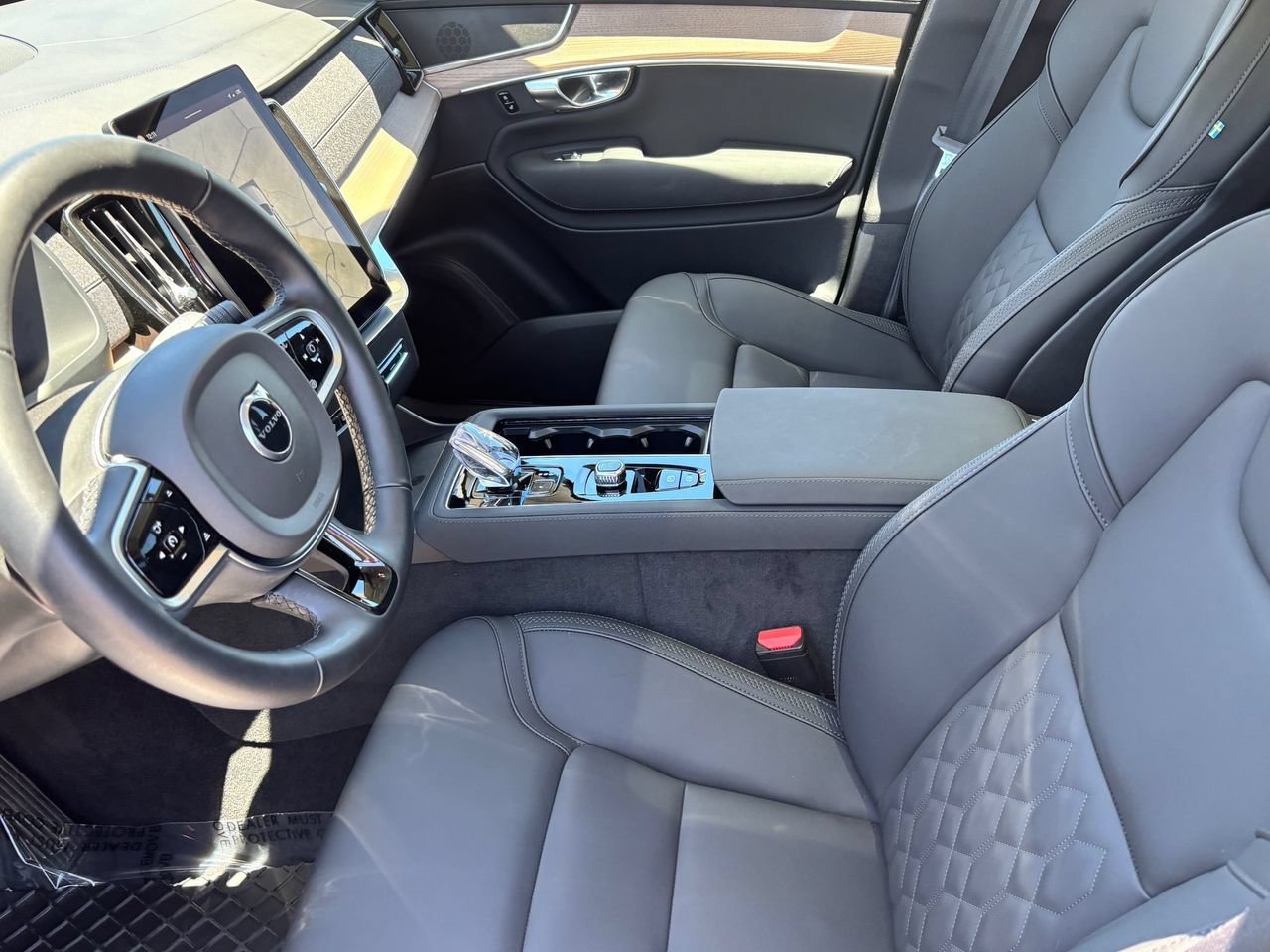 Used 2025 Volvo XC90 B6 Plus AWD/4WD image 17