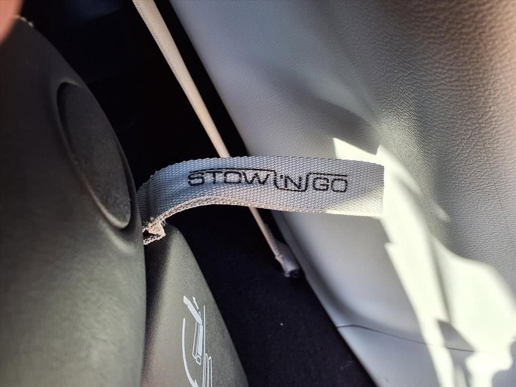 Used 2020 Chrysler Voyager Lxi image 27