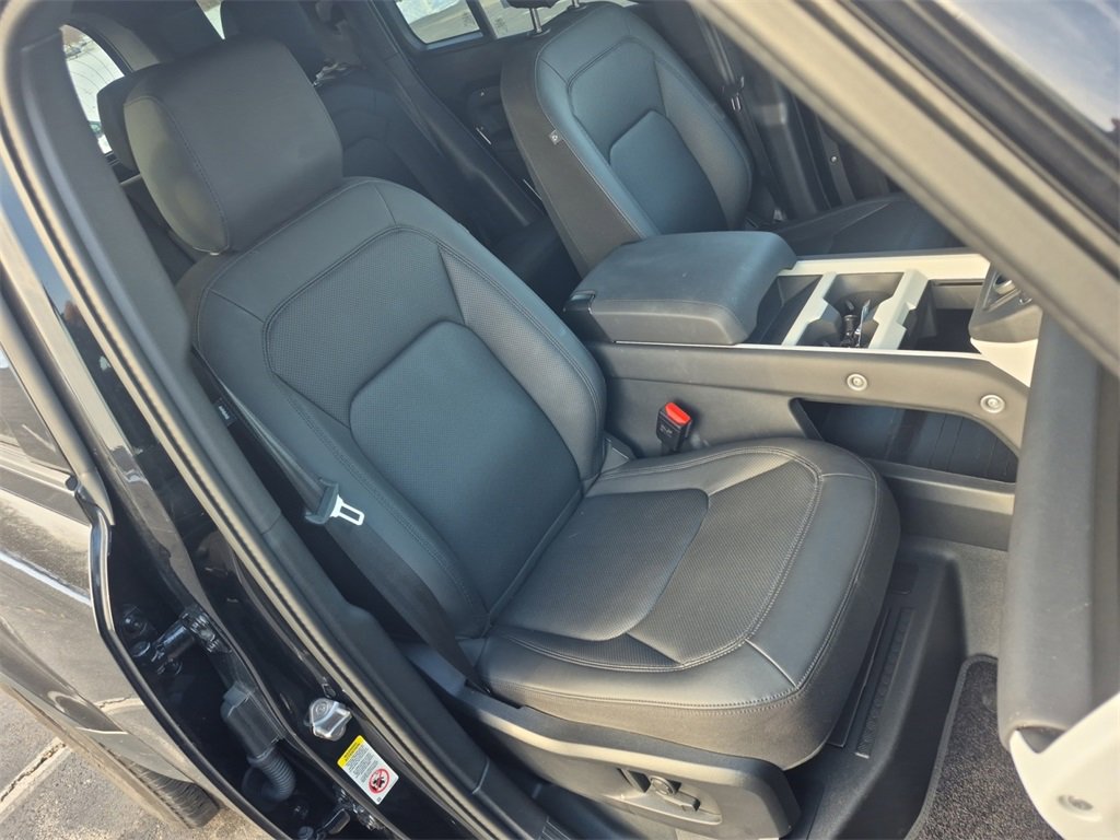 Used 2025 Land Rover Defender 110 S image 18