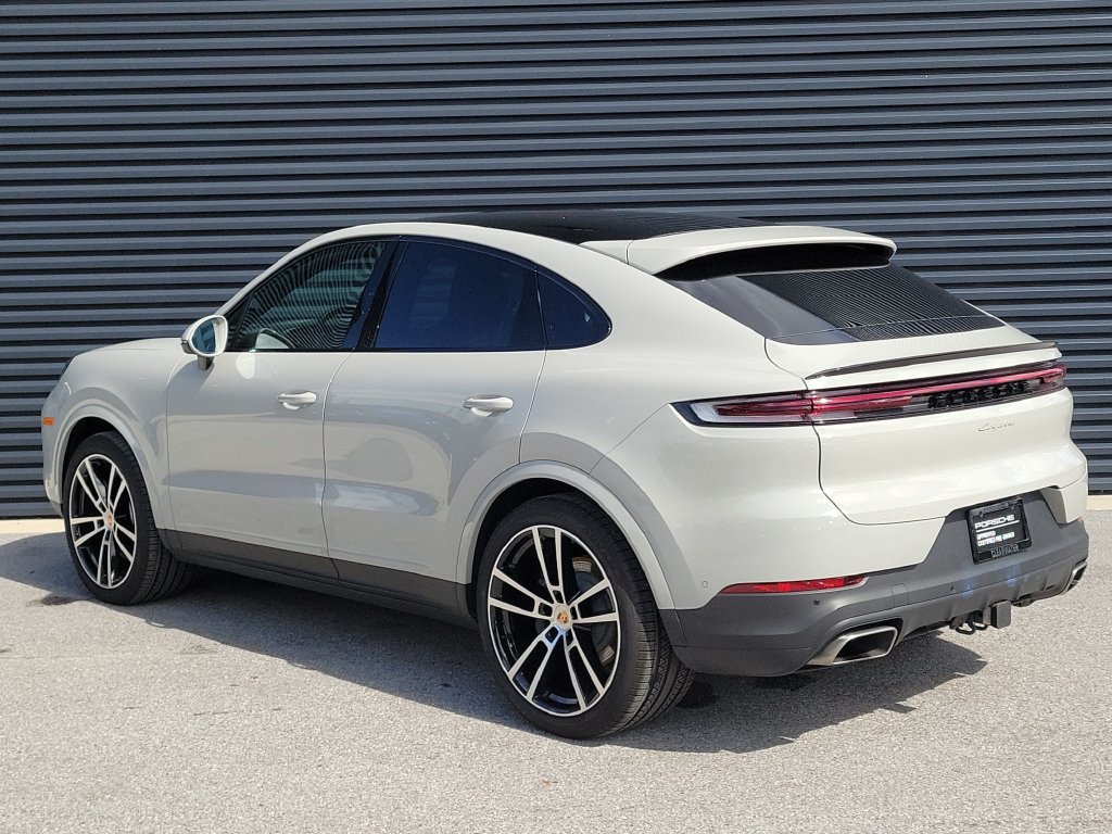 Certified 2026 Porsche Cayenne Coupe AWD/4WD image 3