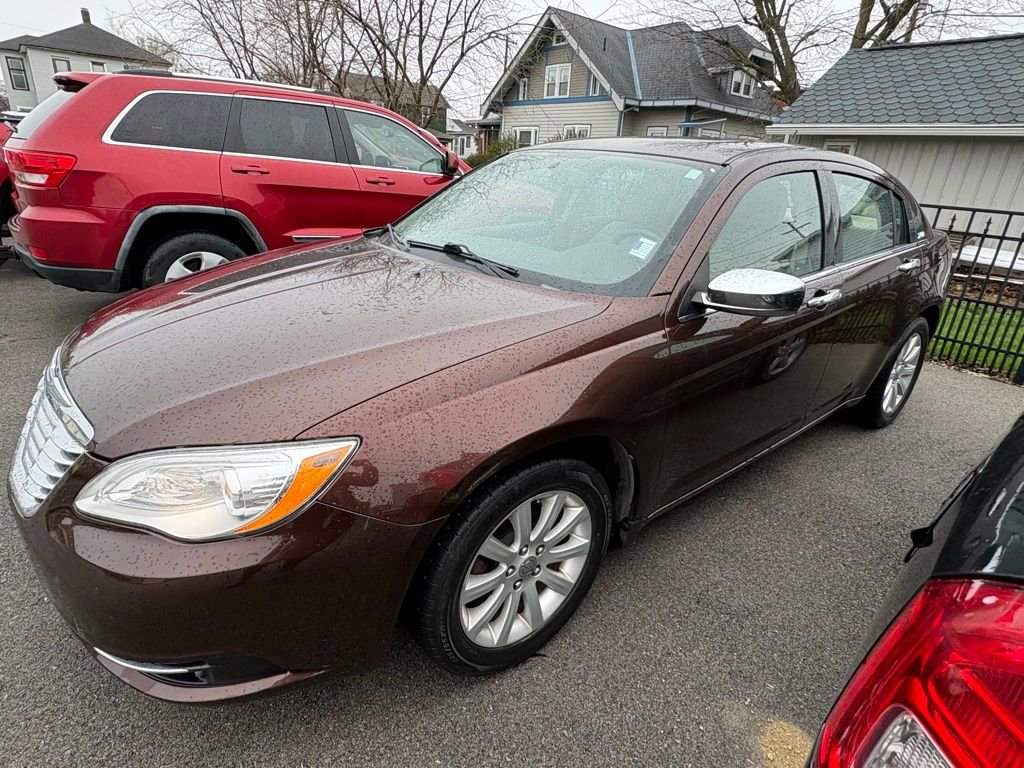 Used 2013 Chrysler 200 Limited image 5
