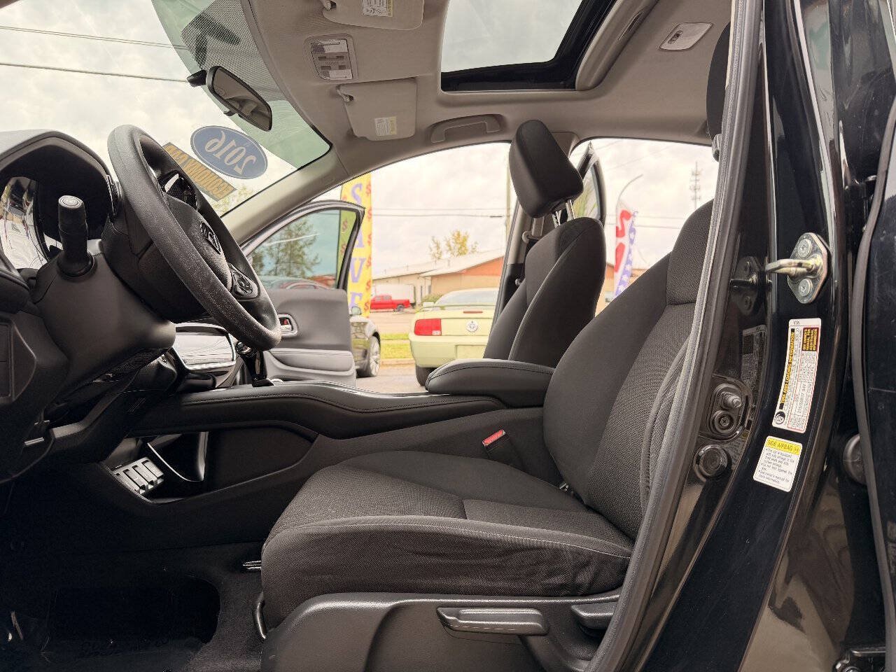 Used 2016 Honda HR-V EX image 9