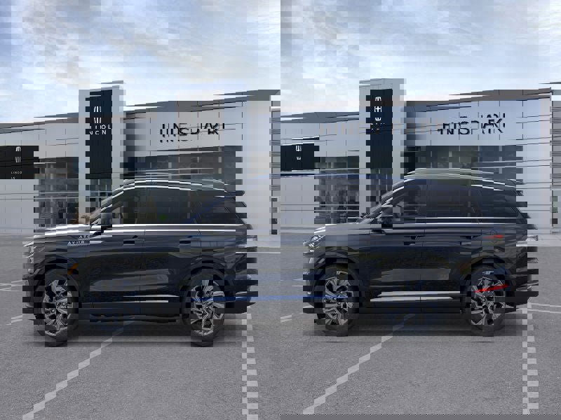 New 2026 Lincoln Aviator AWD image 3