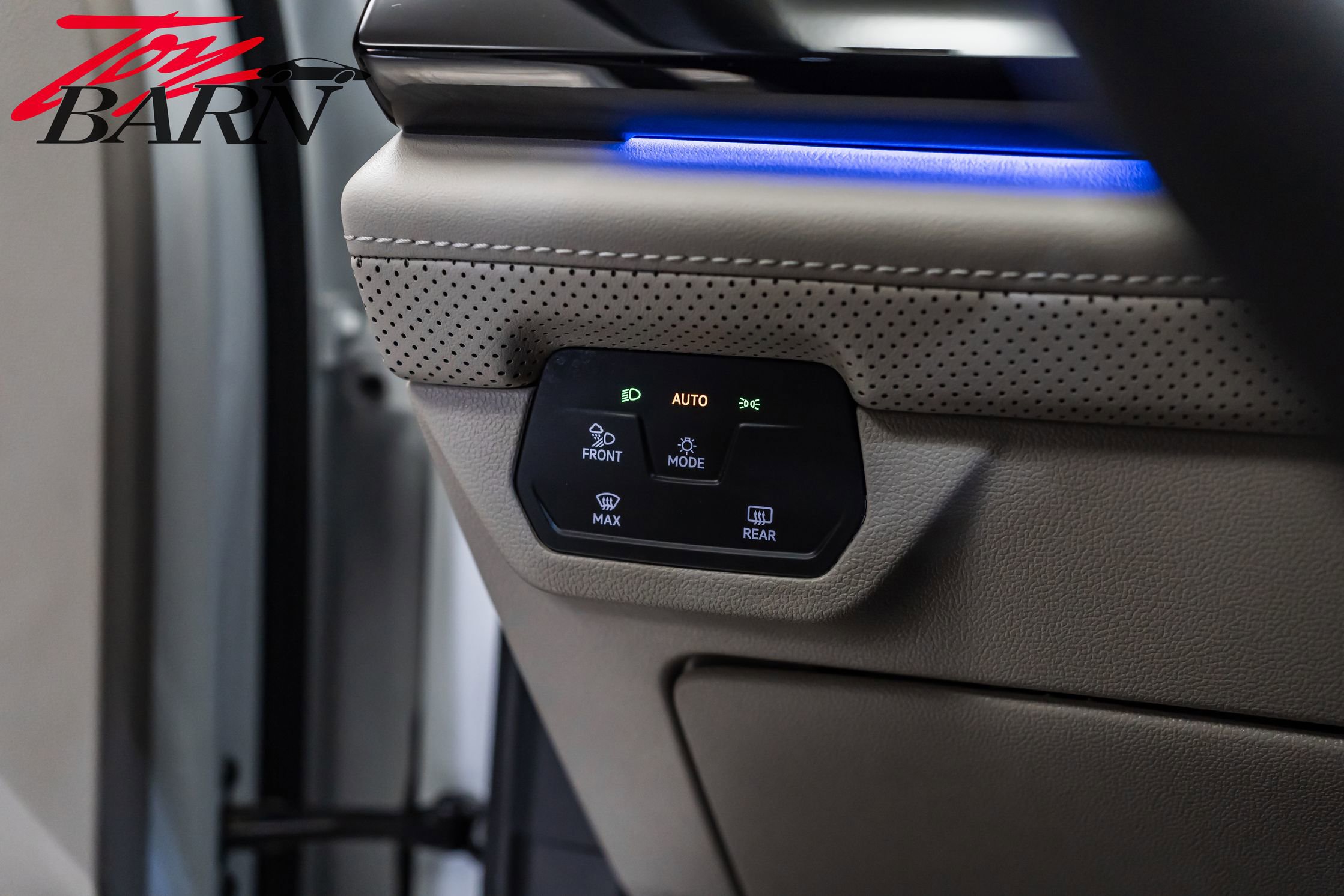 Used 2024 Volkswagen Atlas SEL Premium R-Line image 29