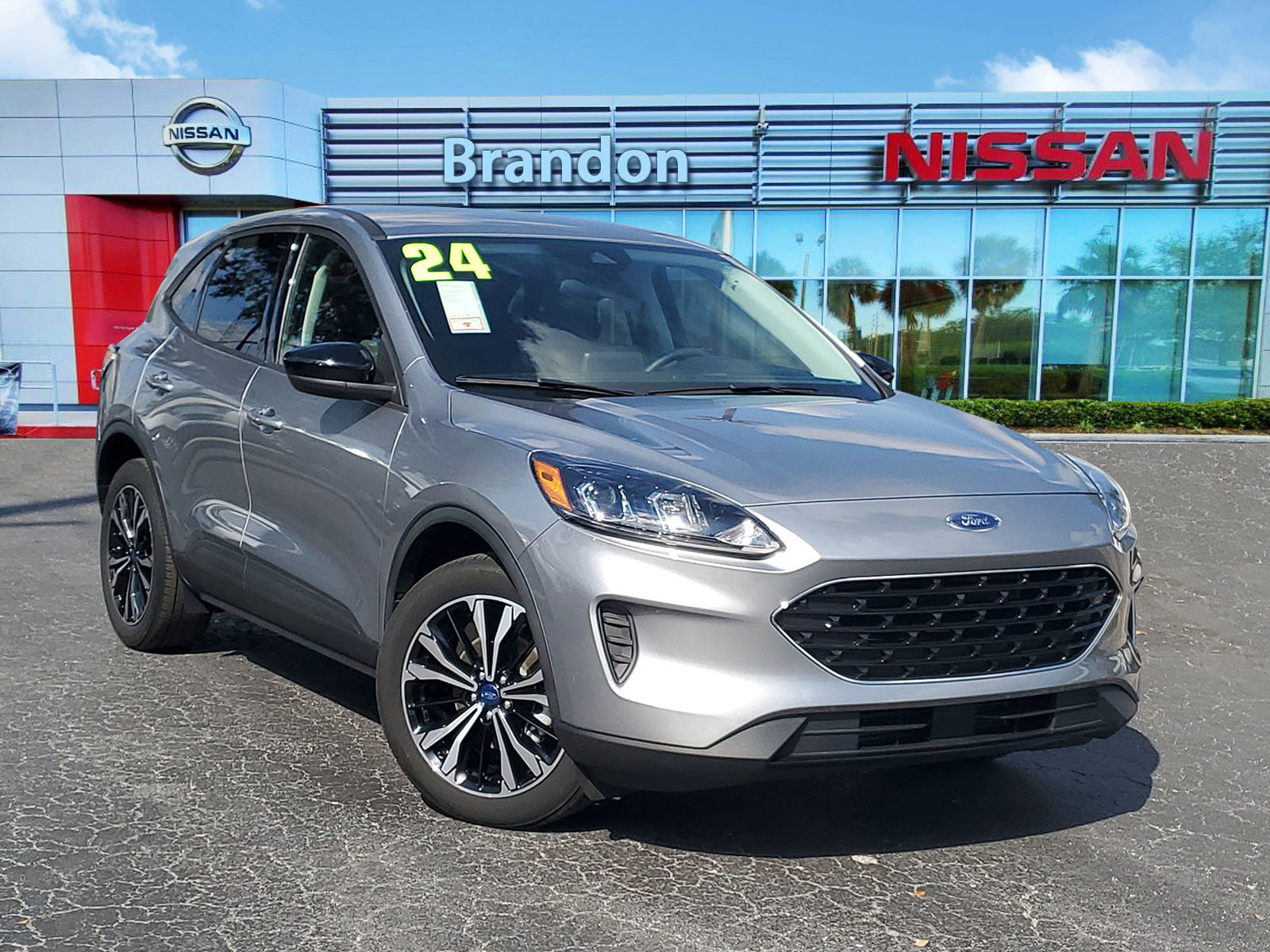Used 2022 Ford Escape SE w/ SE Sport Appearance Package