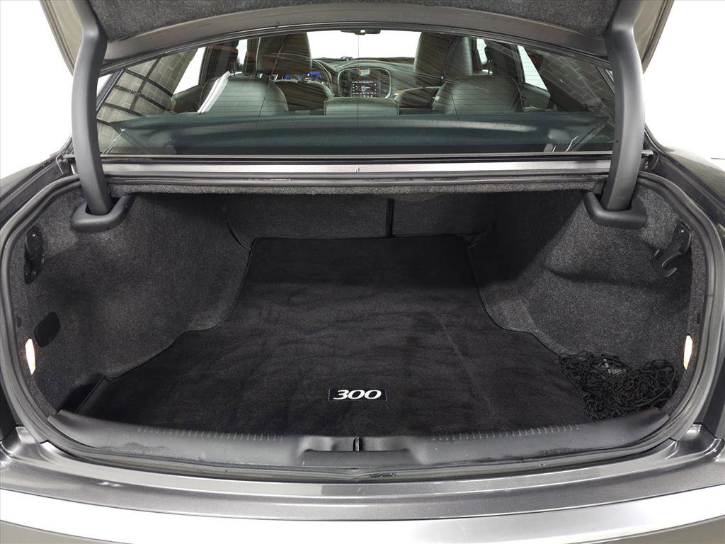 Used 2016 Chrysler 300 C Platinum w/ Safetytec Plus Group image 7