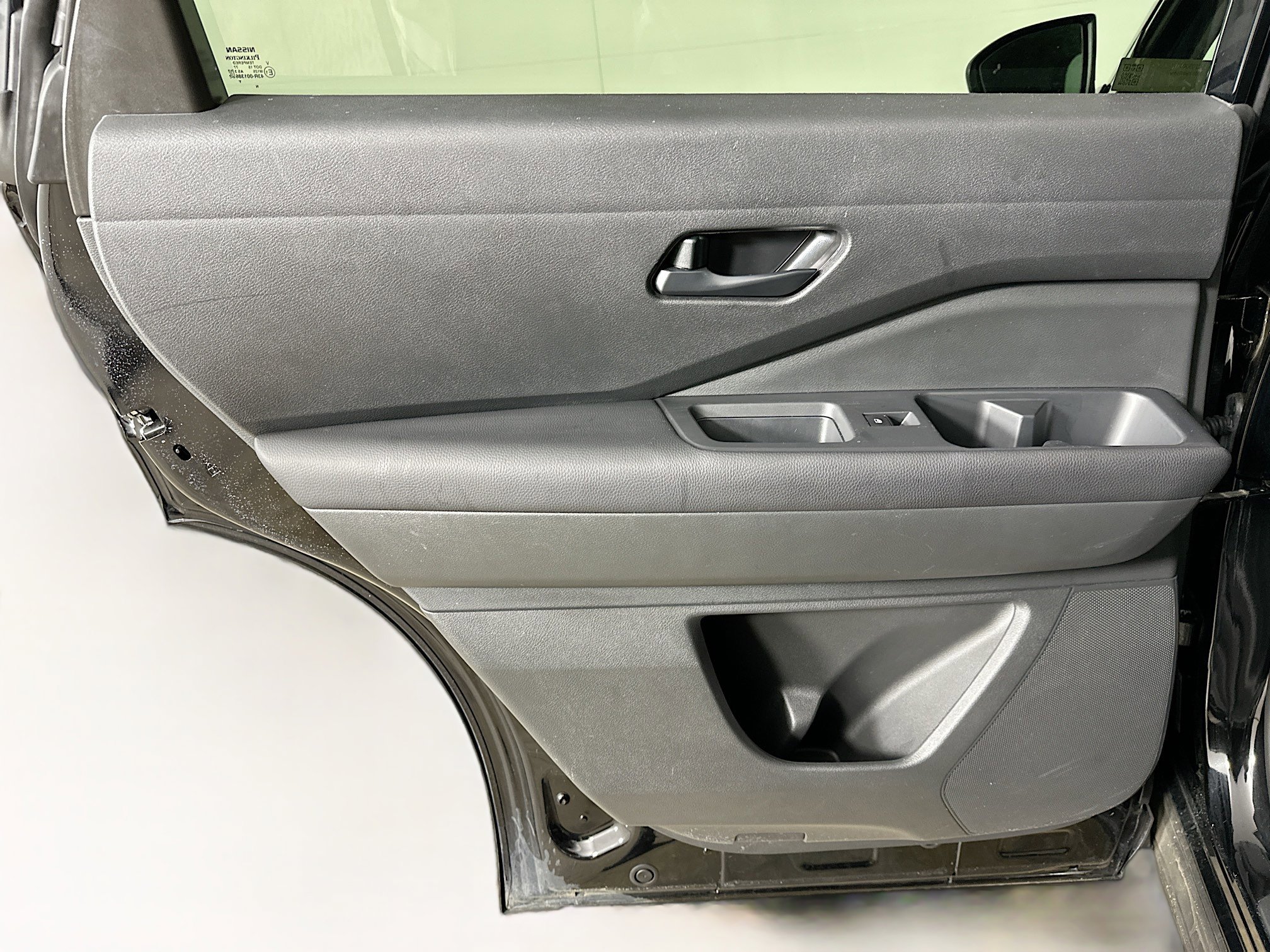 Used 2025 Nissan Pathfinder SV image 25