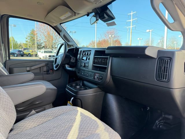 New 2025 Chevrolet Express 3500 w/ Driver Convenience Package image 34