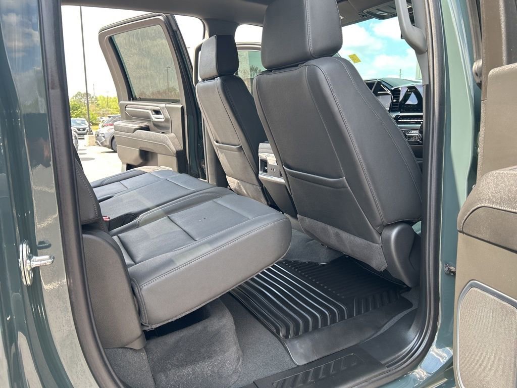 Used 2025 Chevrolet Silverado 2500 LTZ w/ LTZ Convenience Package image 31