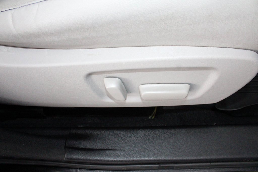 Certified 2018 Toyota Highlander Limited Platinum image 43