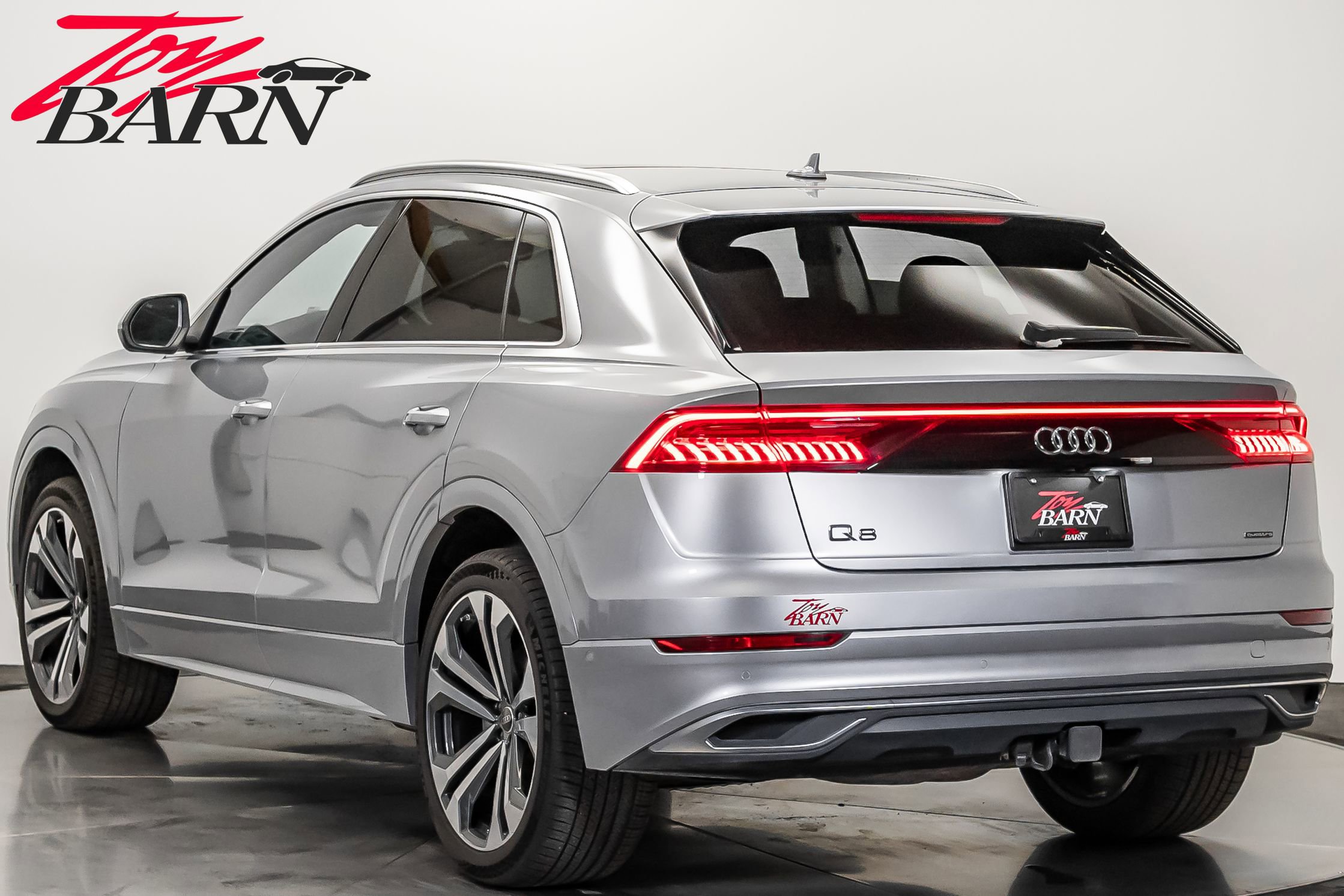 Used 2022 Audi Q8 Premium Plus image 3