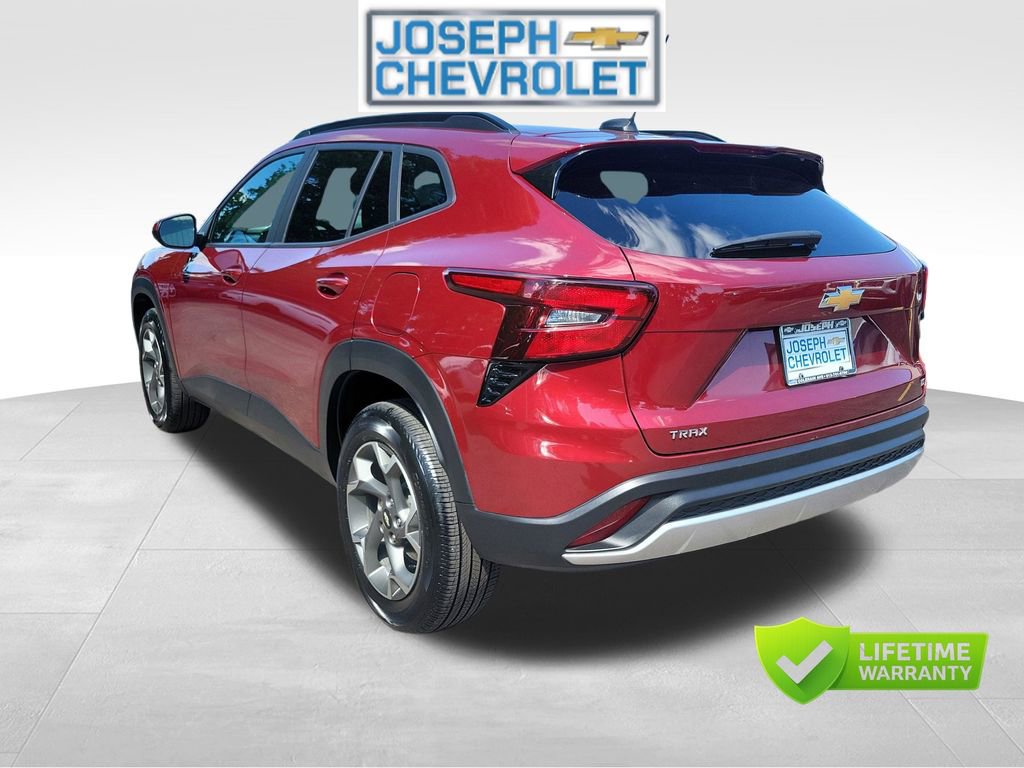 Used 2025 Chevrolet Trax LT FWD video 3