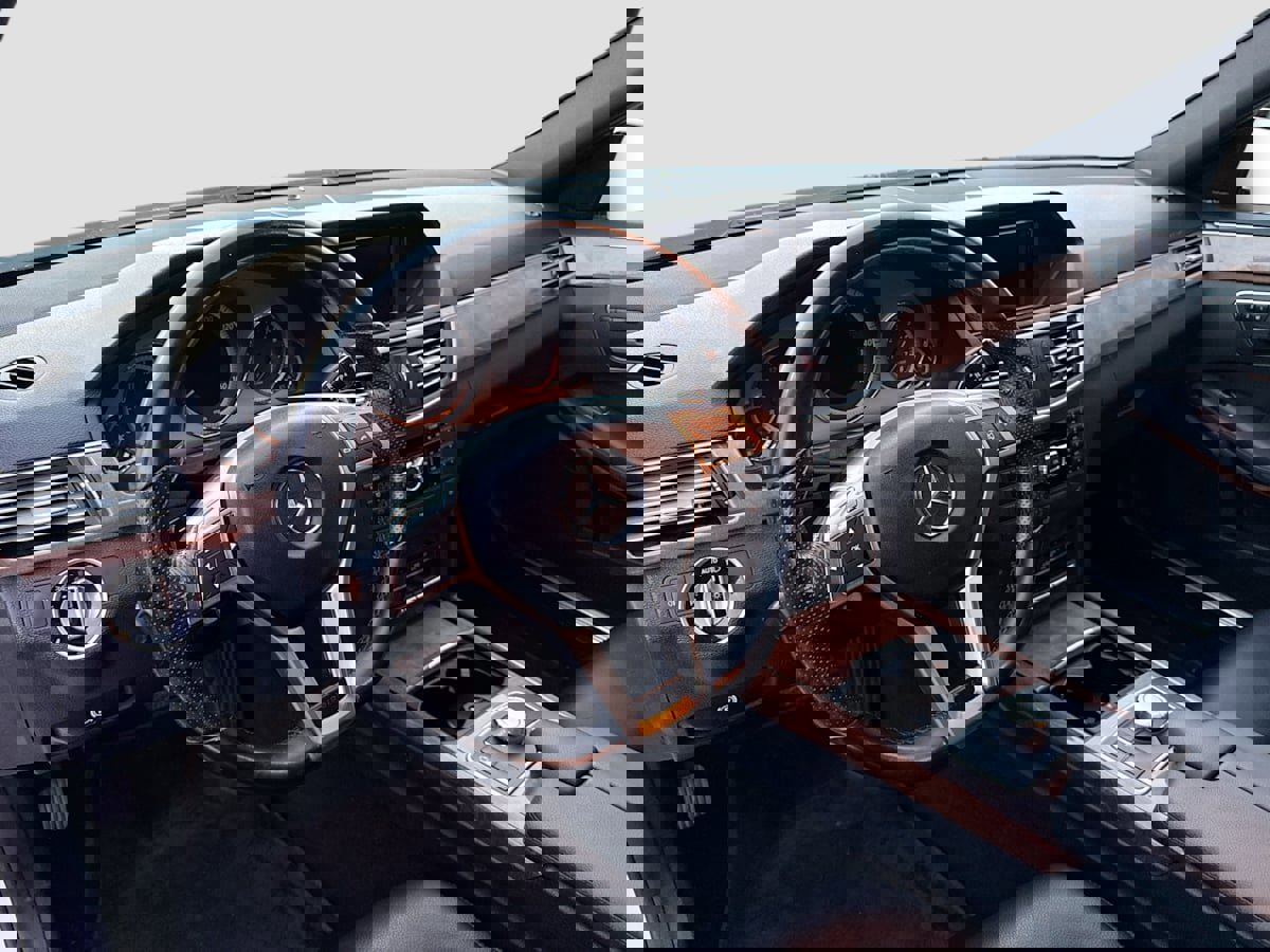 Used 2013 Mercedes-Benz E 350 4MATIC Wagon image 9