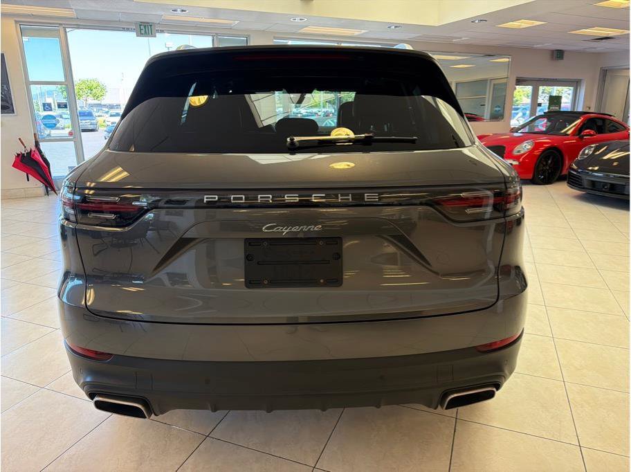 Used 2023 Porsche Cayenne AWD/4WD image 6
