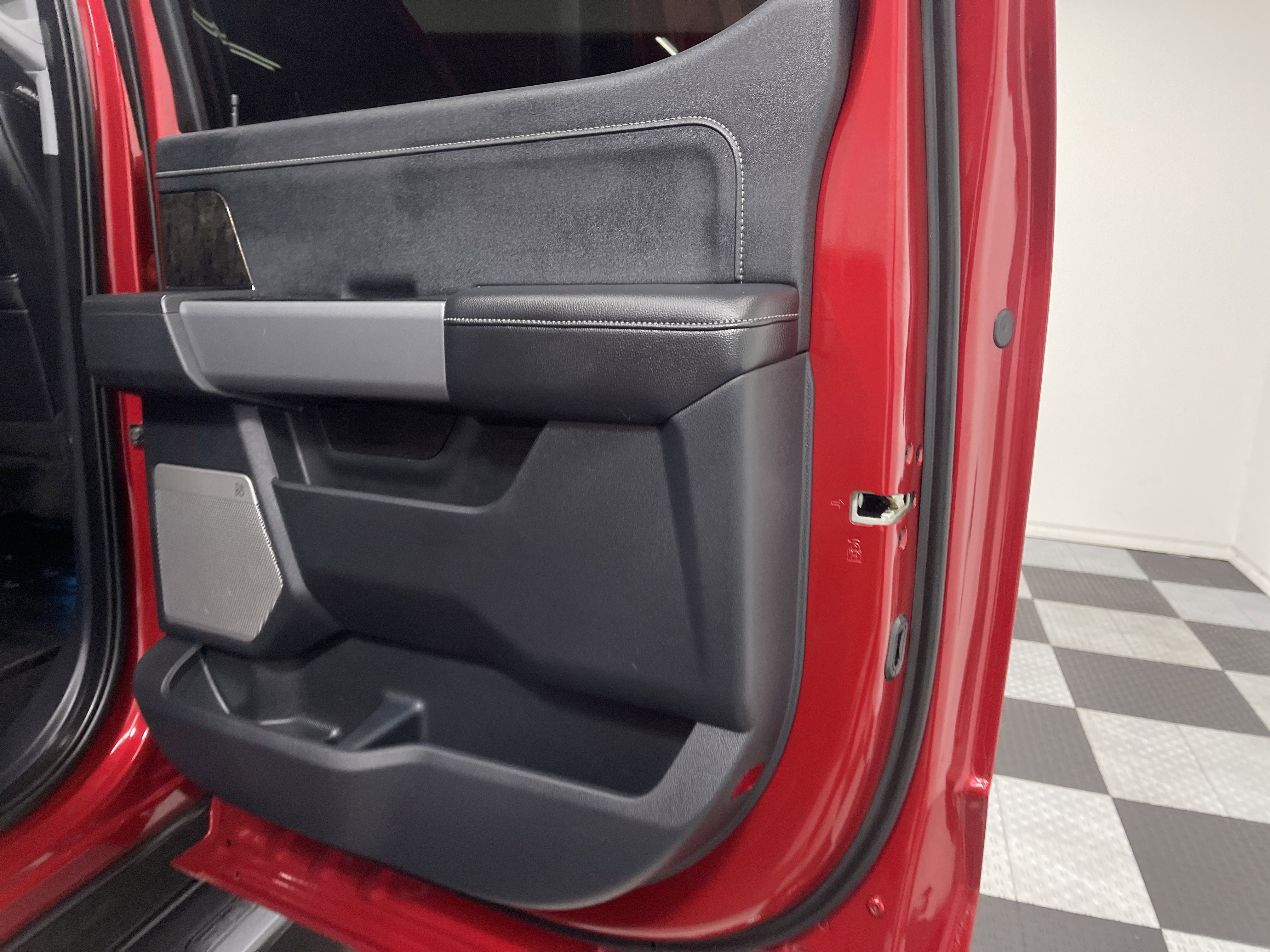 Used 2024 Ford F250 Lariat w/ Sport Appearance Package image 18