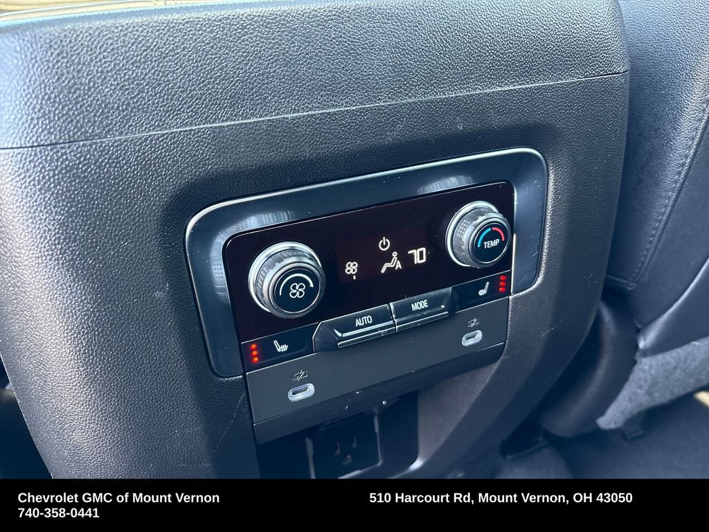 Used 2023 Chevrolet Suburban Premier AWD/4WD image 34