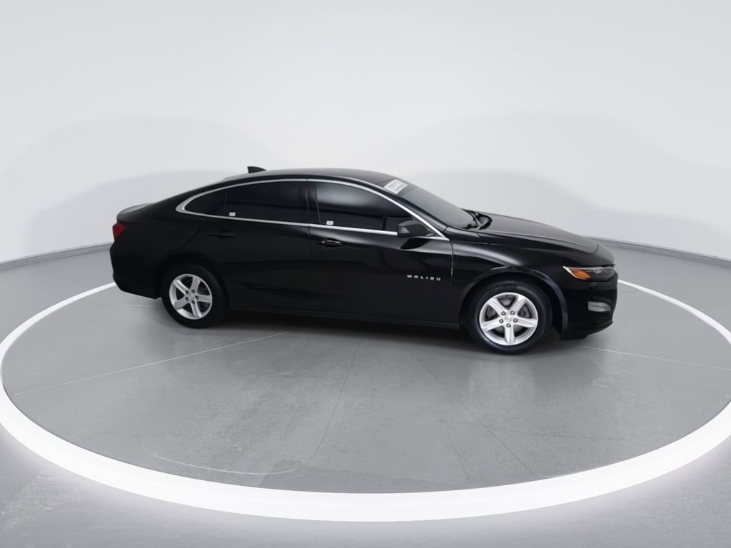 Used 2023 Chevrolet Malibu LS FWD image 2