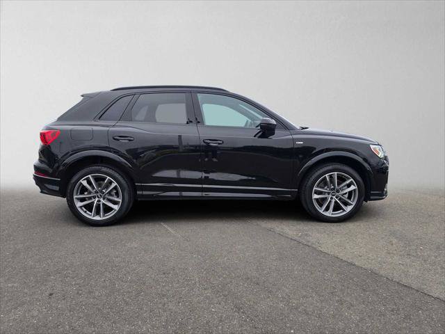 Certified 2025 Audi Q3 2.0T Premium w/ Convenience Package AWD/4WD image 2