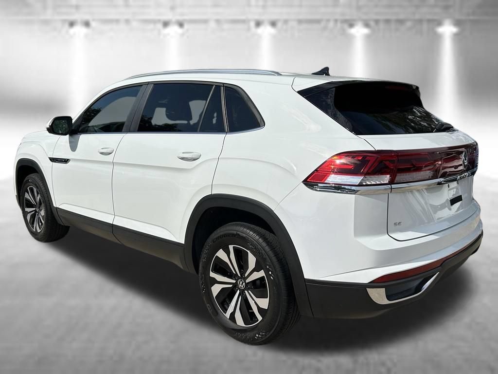 Used 2024 Volkswagen Atlas Cross Sport SE FWD image 4