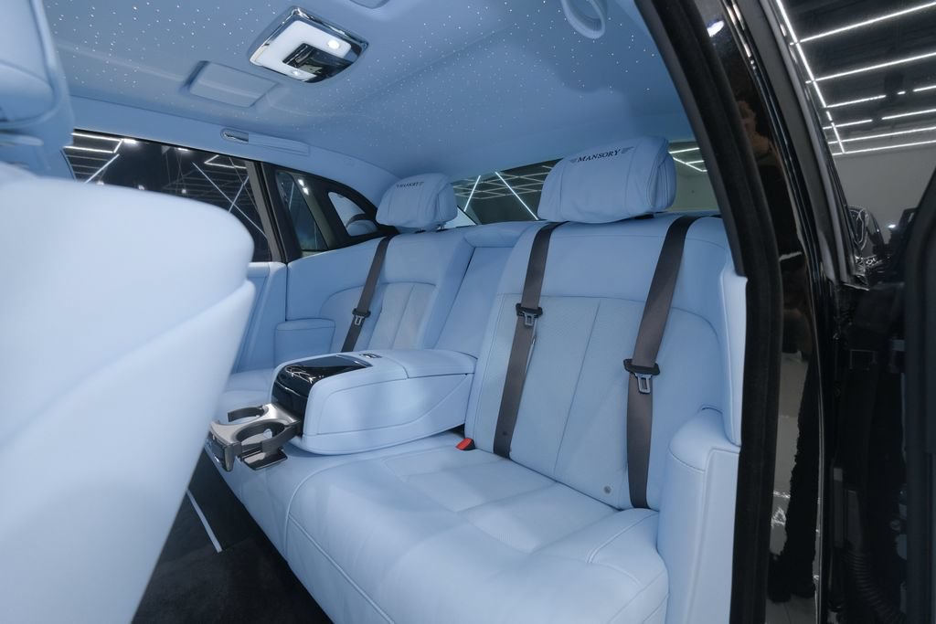 Used 2026 Rolls-Royce Phantom Sedan RWD image 48