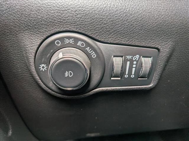 Used 2024 Jeep Compass Trailhawk image 16