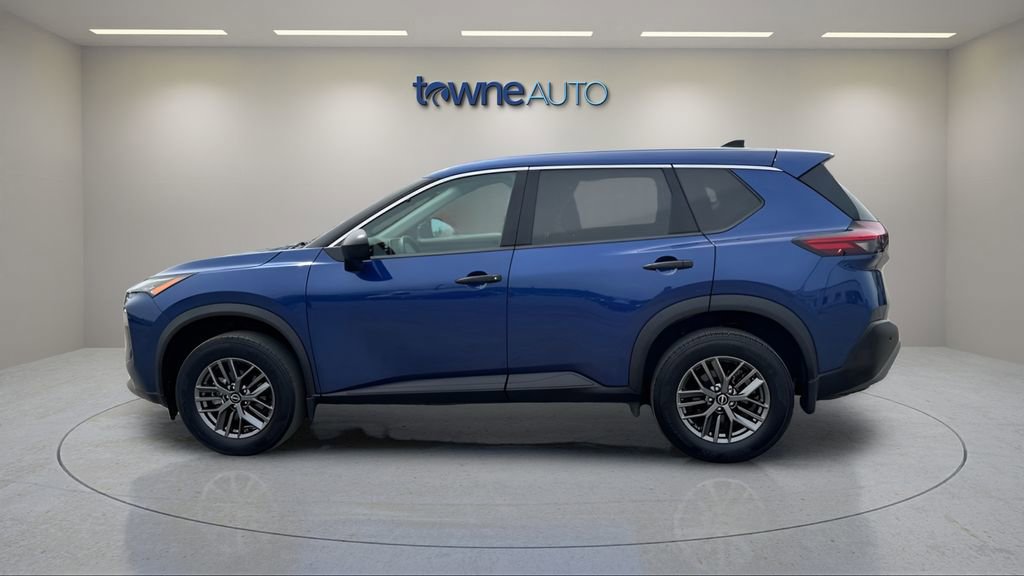 Used 2023 Nissan Rogue S AWD/4WD image 2
