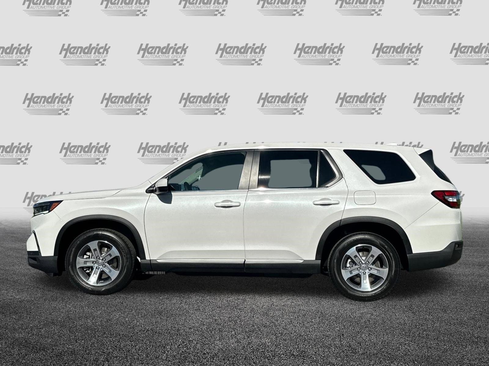 Used 2025 Honda Pilot EX-L image 8