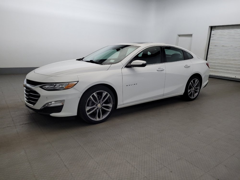 Used 2022 Chevrolet Malibu Premier FWD image 2