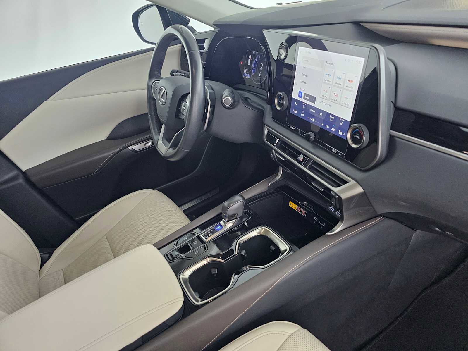 Used 2024 Lexus RX 350 FWD w/ Technology Package image 11