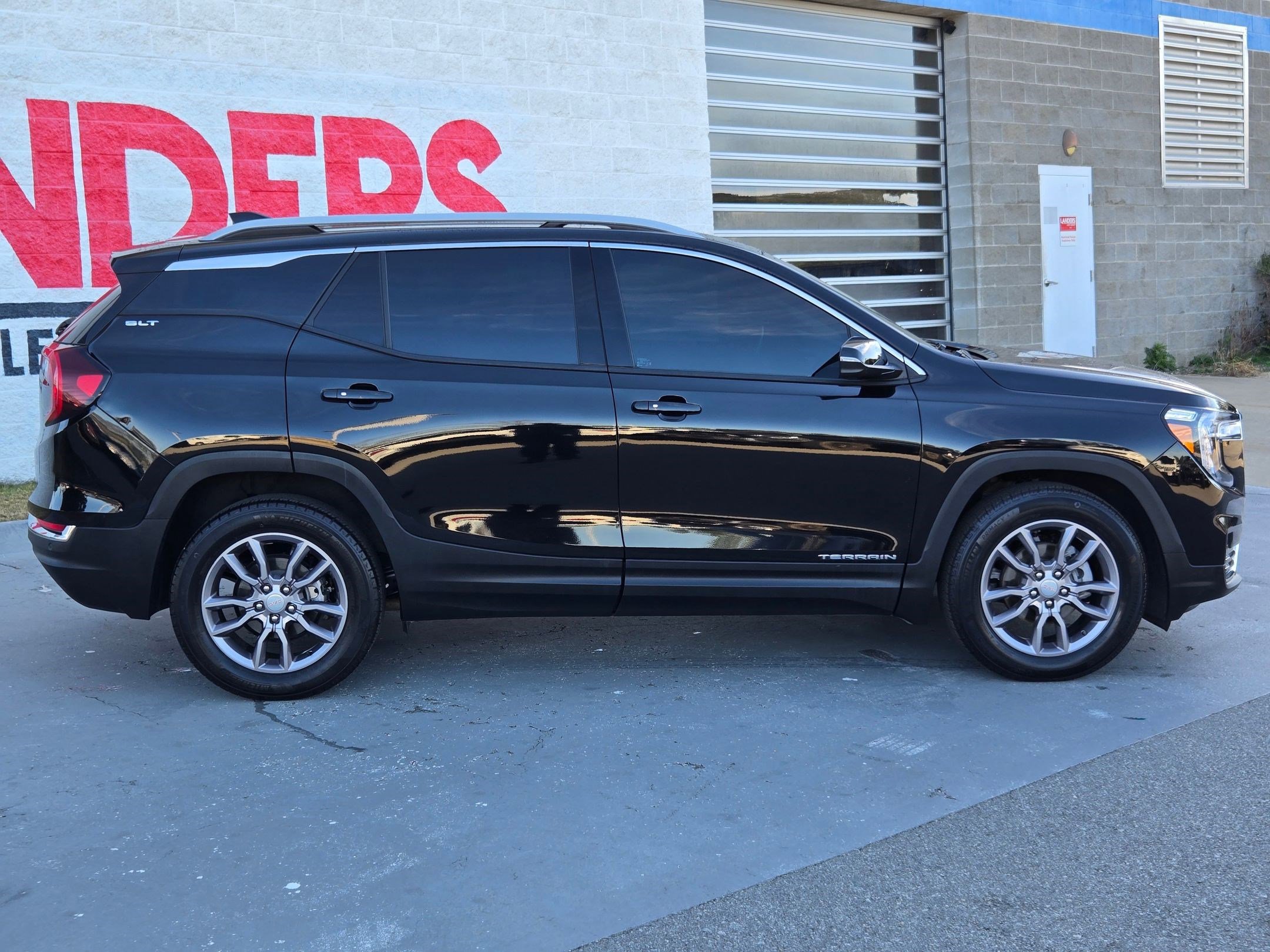 Used 2023 GMC Terrain SLT w/ LPO, Floor Liner Package image 8