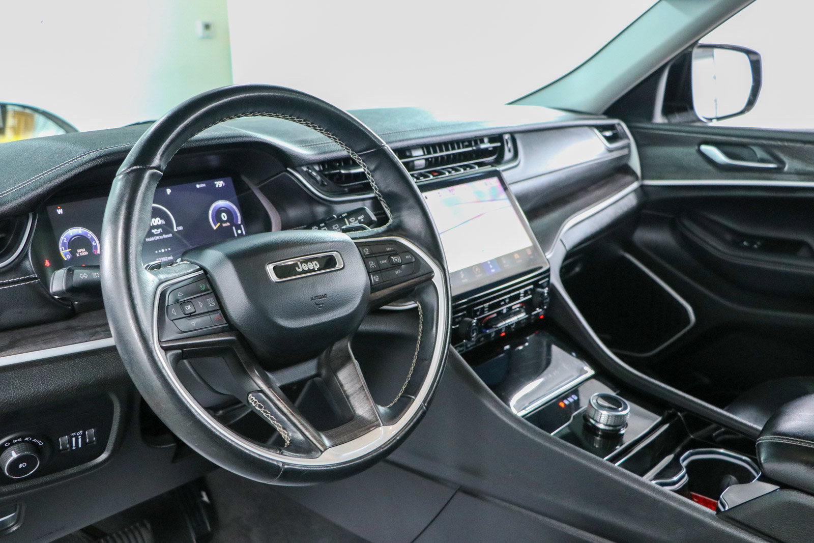 Used 2021 Jeep Grand Cherokee L Limited RWD image 24