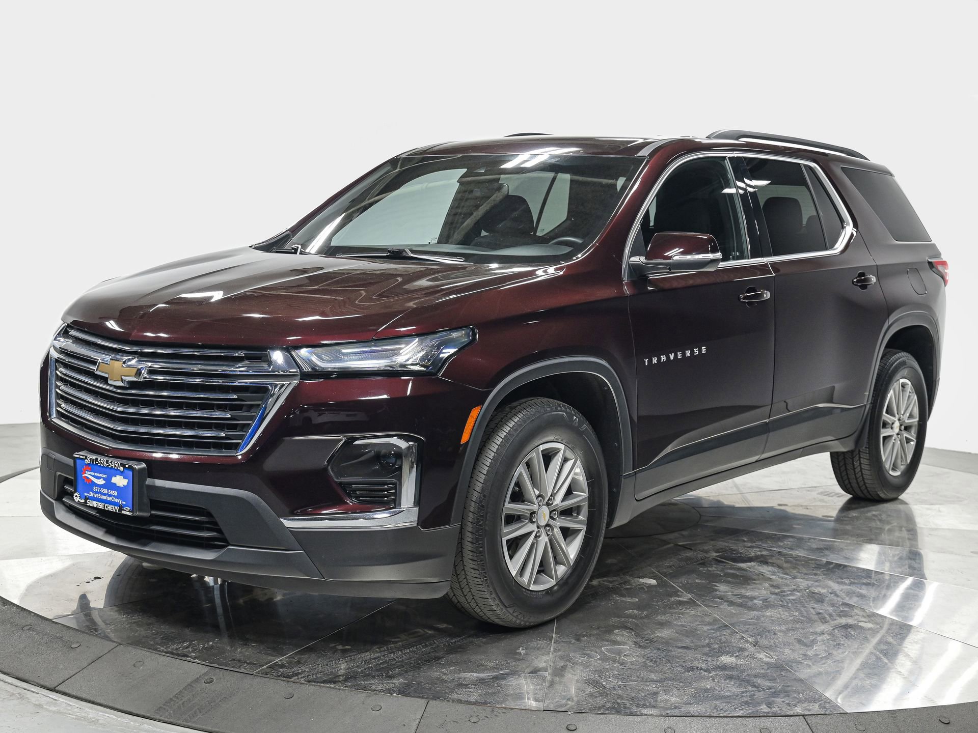 Used 2023 Chevrolet Traverse LT AWD/4WD image 1