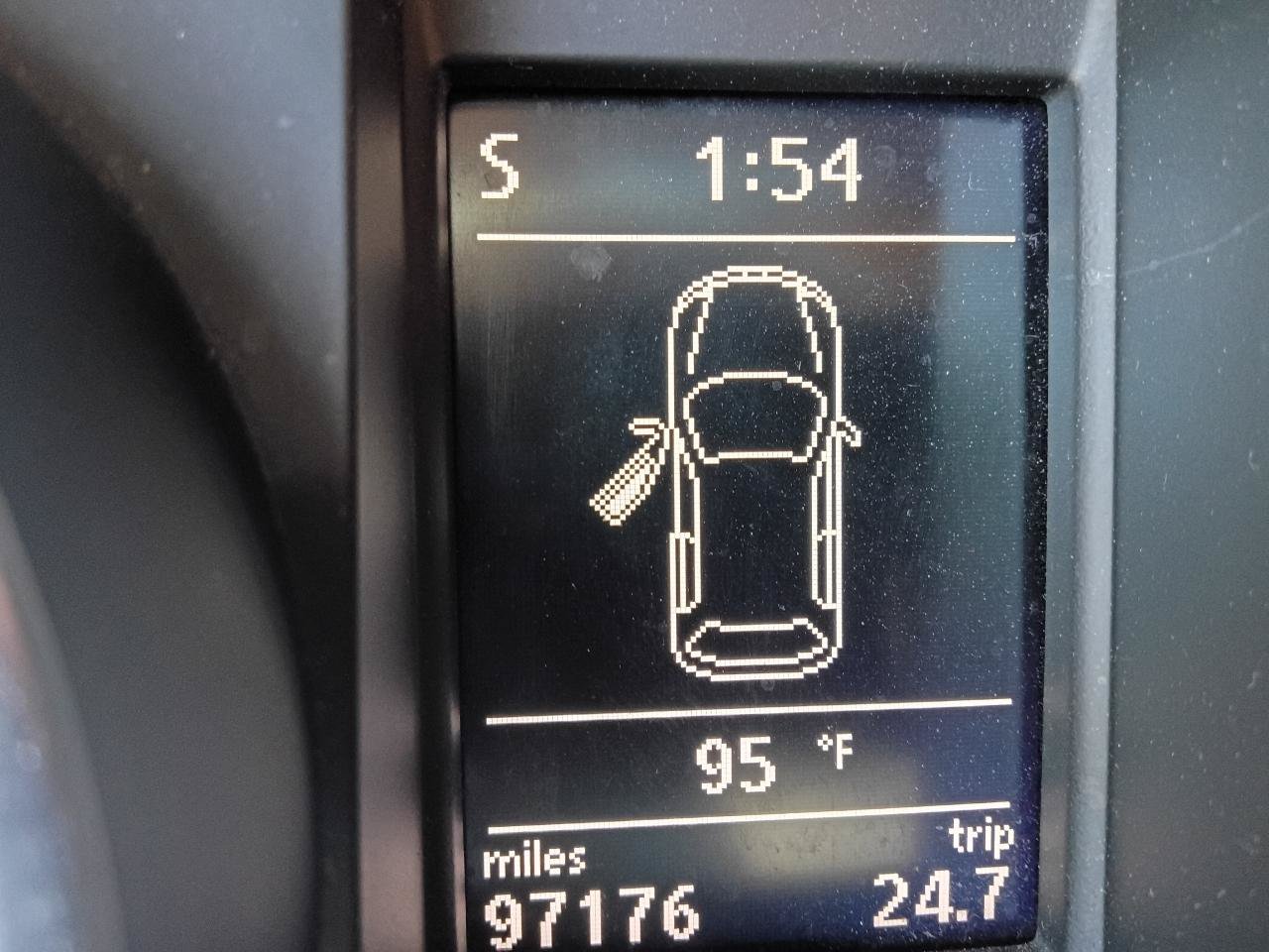 Used 2012 Volkswagen Golf 2-Door FWD image 9
