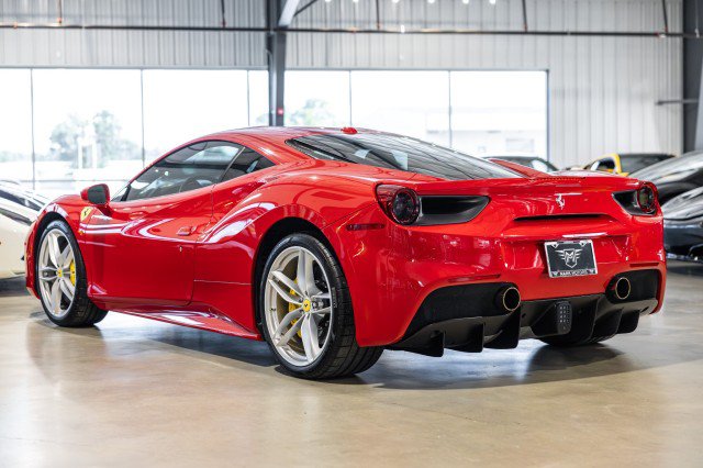 Used 2016 Ferrari 488 GTB RWD image 4