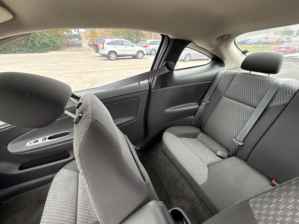 Used 2005 Chevrolet Cobalt LS w/ Preferred Equipment Group FWD image 29