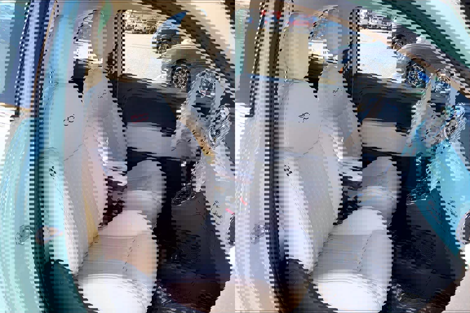 Used 2017 FIAT 500 Lounge image 8