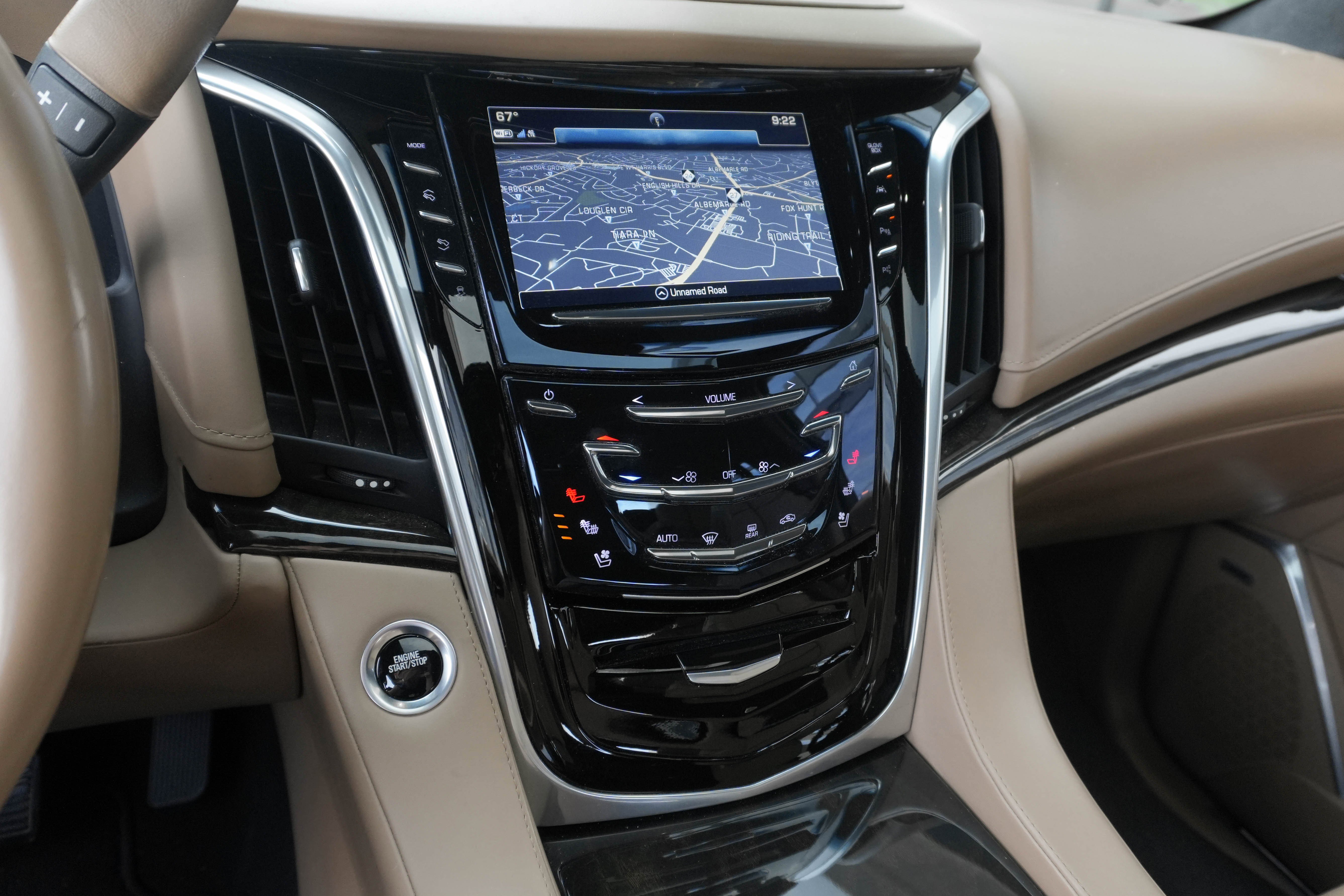 Used 2020 Cadillac Escalade Platinum AWD/4WD image 21