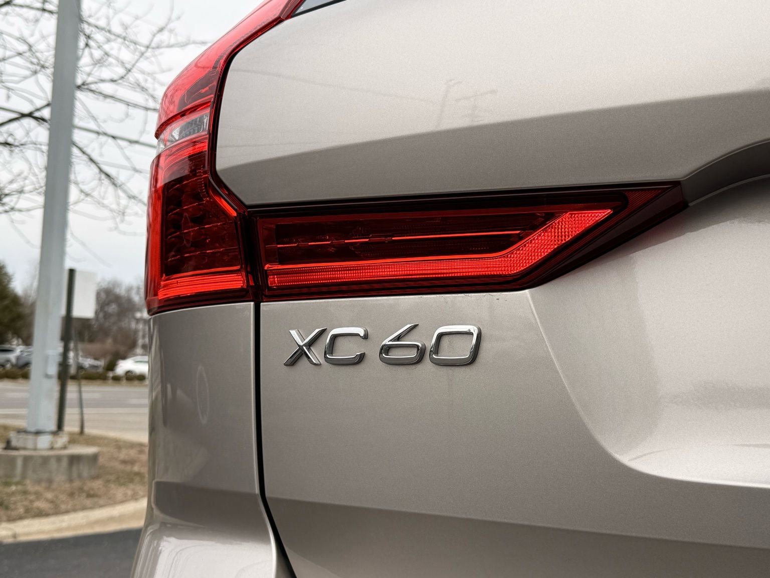 Used 2025 Volvo XC60 T8 Plus w/ Protection Package Premier image 13