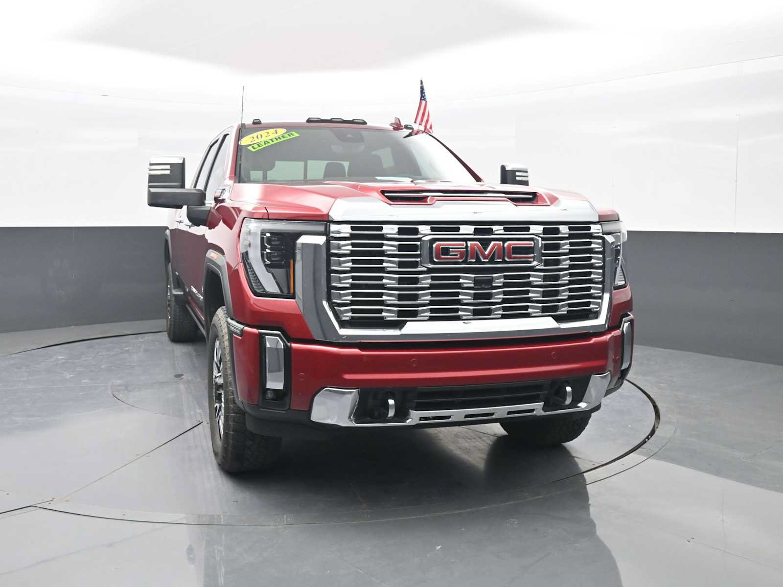 Used 2024 GMC Sierra 2500 Denali w/ Technology Package AWD/4WD image 2
