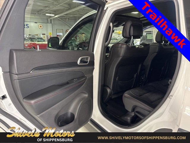 Used 2018 Jeep Grand Cherokee Trailhawk image 26