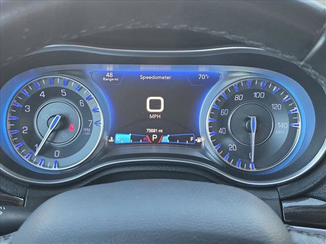 Used 2015 Chrysler 300 Limited RWD image 11