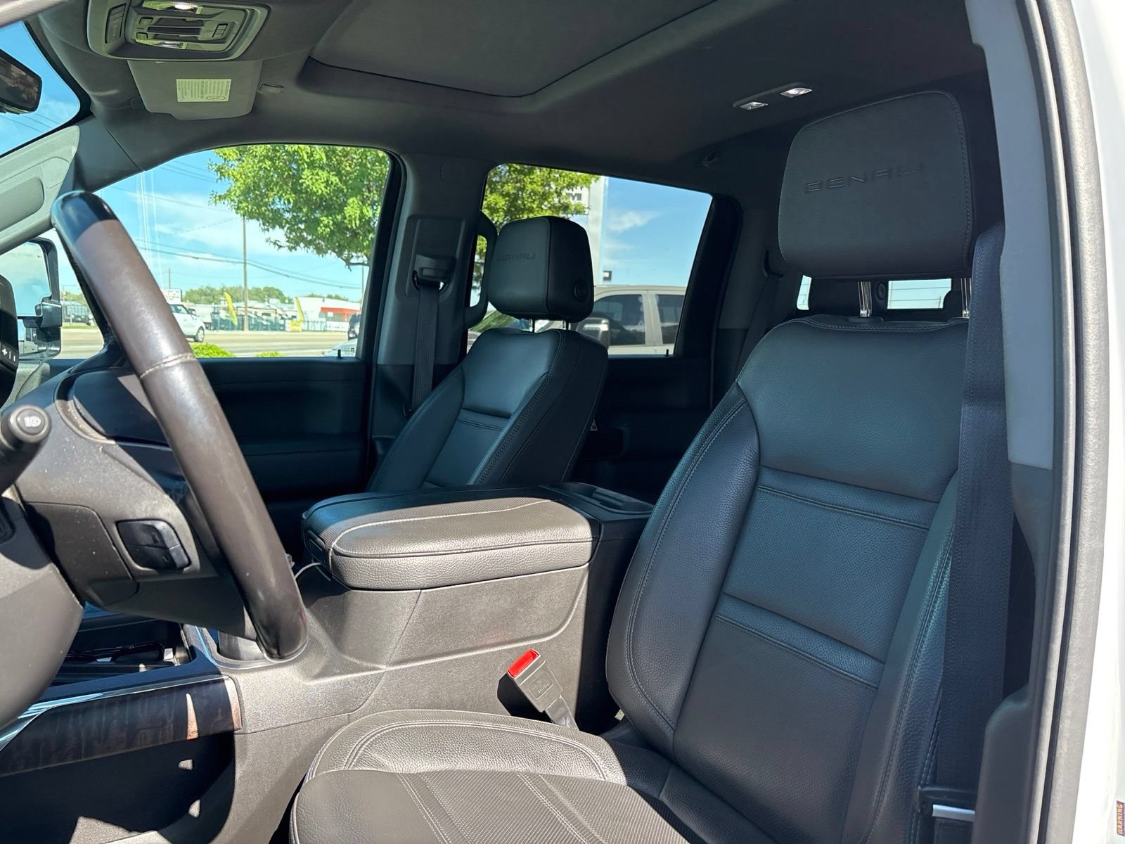 Used 2023 GMC Sierra 3500 Denali w/ Denali Ultimate Package AWD/4WD image 10