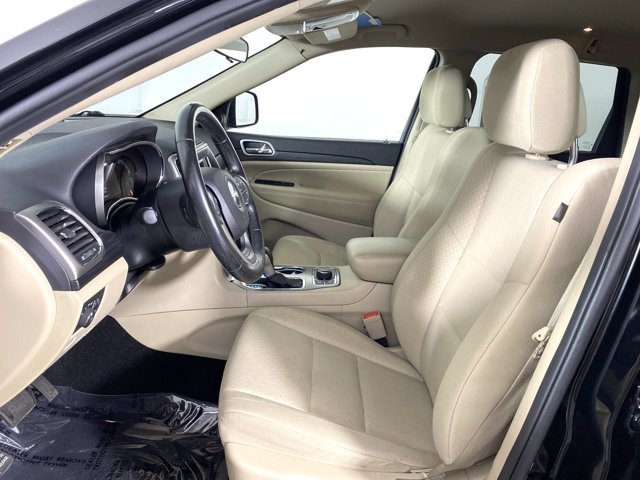 Used 2019 Jeep Grand Cherokee Laredo AWD/4WD image 15