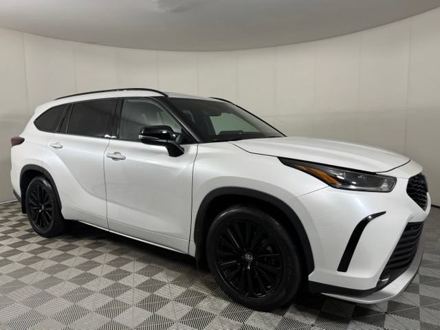 Used 2024 Toyota Highlander XSE FWD image 10