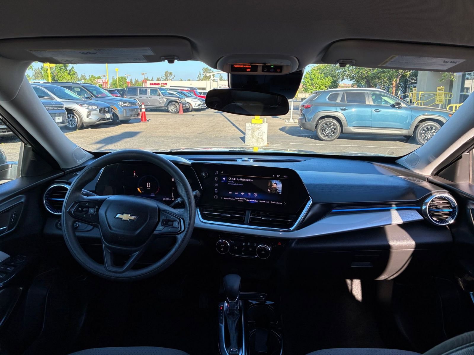 Used 2025 Chevrolet Trax LT image 32